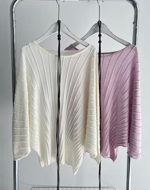 【门店同款】ENJOY春季“柔光芳序”蝙蝠袖针织上衣 169494149 商品图0