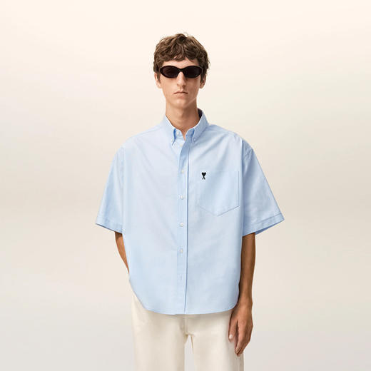 AMI PARIS 男士心形徽标刺绣棉质短袖衬衫 浅蓝色 HSH823 CO0031 450 商品图1