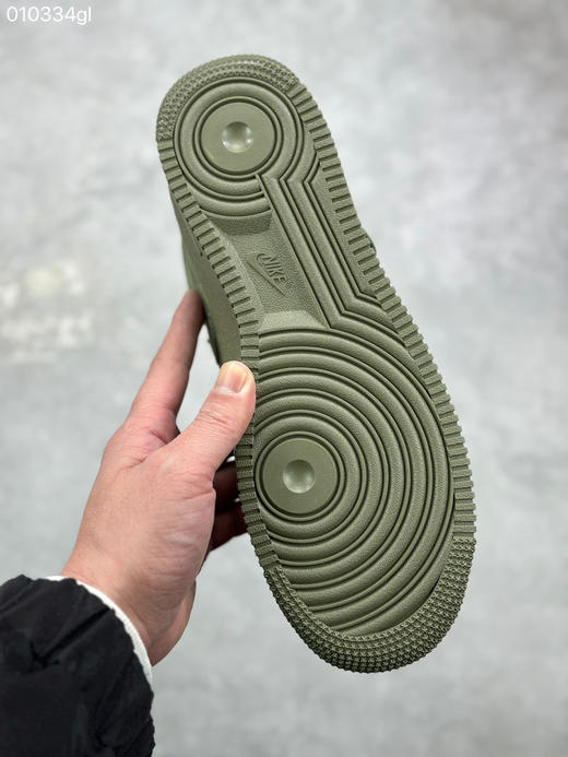 春季特惠💰460 Supreme x Nike Air Force 1 Mid 上体现得淋漓尽致！整鞋采用细腻的翻毛麂皮打造 商品图8