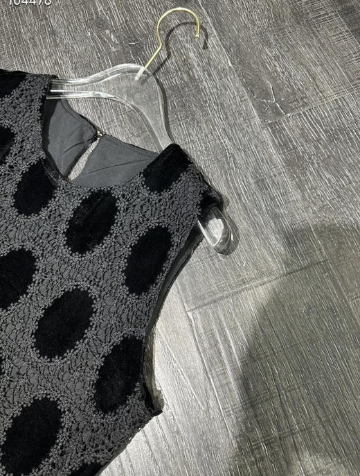 原单复古法式丝绒拼接蕾丝连衣裙
侧开叉无袖背心裙 商品图6