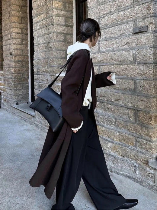 巴黎世家 Downtown so black 哑光牛皮 沙漏包 商品图3