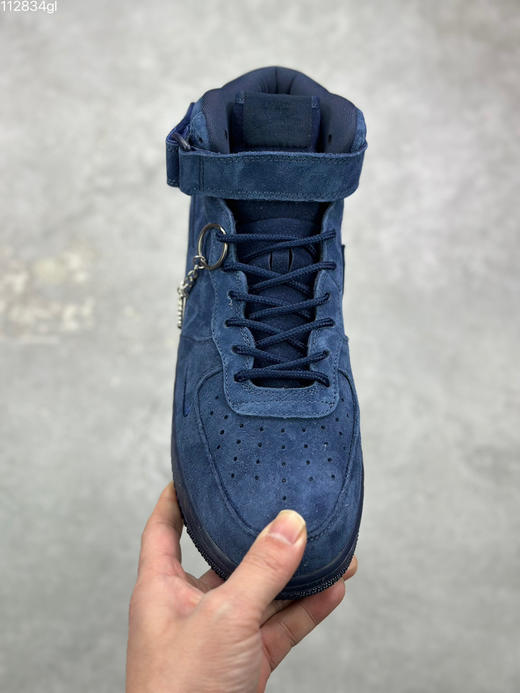 春季特惠💰460 Supreme x Nike Air Force 1 Mid 上体现得淋漓尽致！整鞋采用细腻的翻毛麂皮打造 商品图1