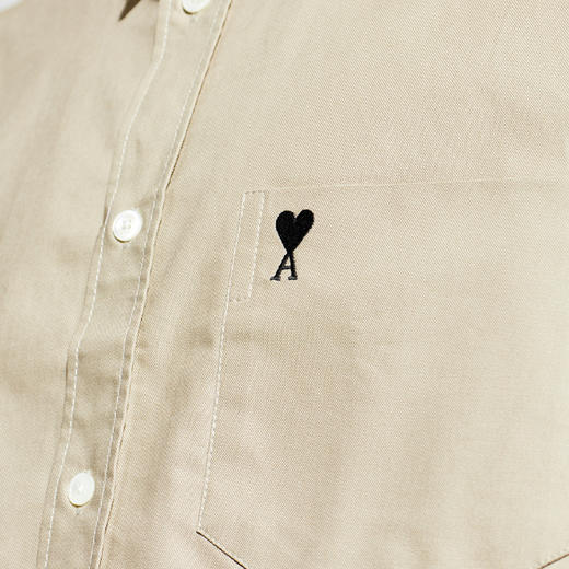 AMI PARIS 男士心形徽标刺绣棉质短袖衬衫 米色 HSH823 CO0210 A036 商品图3