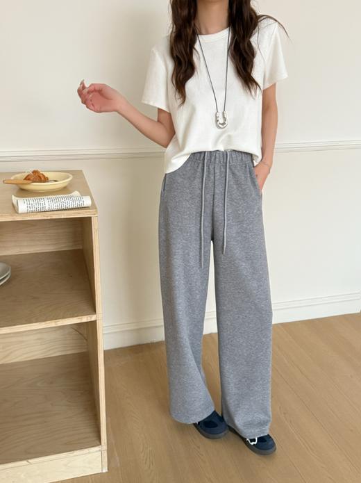 【多妈团购 奶芙直筒裤2651】和春天简直绝配~包容各种体型的裤子，内里是抓毛感，贴腿瞬间软乎乎的垂感超好！零束缚感 简约又大方-连横 商品图2