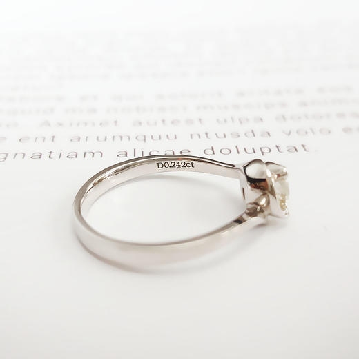 【天然正品】PT950铂金时尚设计款0.242克拉扭花造型钻石戒指 12号（戒圈可改）030226NJS39 商品图7