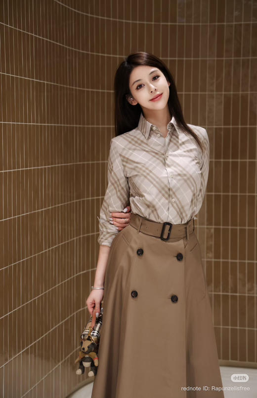 33-6 独家圆正 BBR高智感 半身长裙 嘎巴甸棉质 皮带扣风衣面料 商品图4