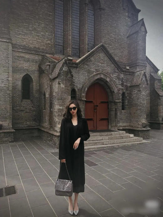 YSL niki 大象灰 中号 油蜡牛皮 v纹  斜挎包 商品图3