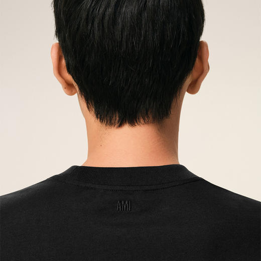 AMI PARIS 男士心形徽标刺绣棉质圆领短袖T恤 黑色 HTS346 724 045 商品图4