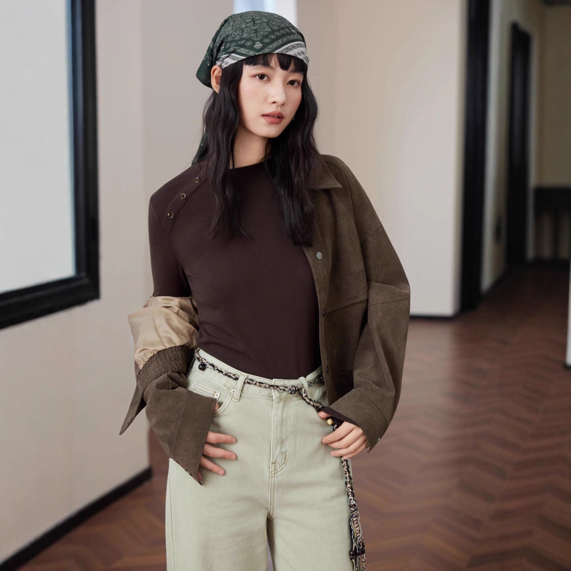 会呼吸的面料【春夏天丝羊毛轻奢打底衫】领口不对称设计打扣圆领衫 羊毛休闲打底衫撸猫衫