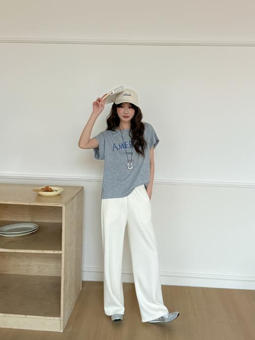 【多妈团购 奶芙直筒裤2651】和春天简直绝配~包容各种体型的裤子，内里是抓毛感，贴腿瞬间软乎乎的垂感超好！零束缚感 简约又大方-连横 商品图7