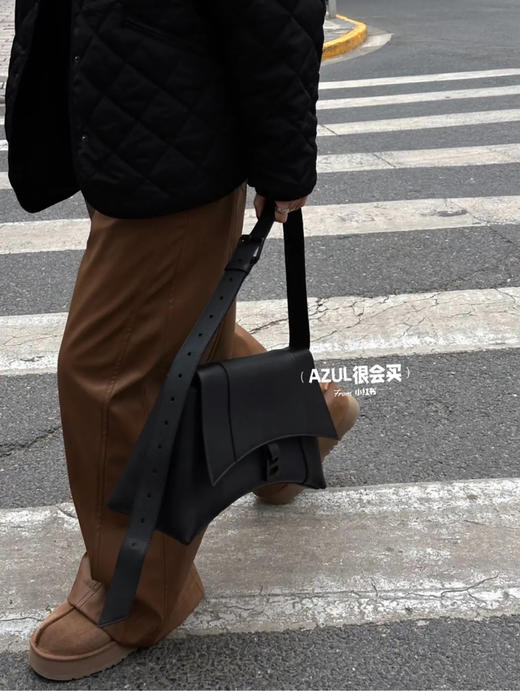 巴黎世家 Downtown so black 哑光牛皮 沙漏包 商品图2