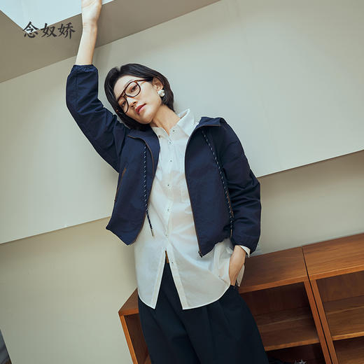 【商场同款】CNG6340  “ 防风外套 ” 藏蓝色百搭好穿 干爽轻松活力短风衣 商品图1