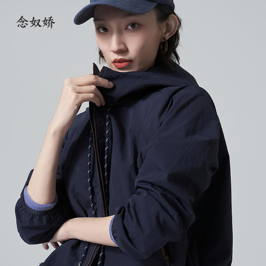 【商场同款】CNG6340  “ 防风外套 ” 藏蓝色百搭好穿 干爽轻松活力短风衣 商品图3