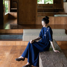 牧衣游原创 22姆米重磅手工刺绣香云纱连衣裙复古新中式长裙 蓝鸢