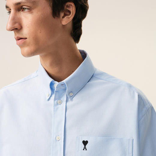 AMI PARIS 男士心形徽标刺绣棉质短袖衬衫 浅蓝色 HSH823 CO0031 450 商品图4