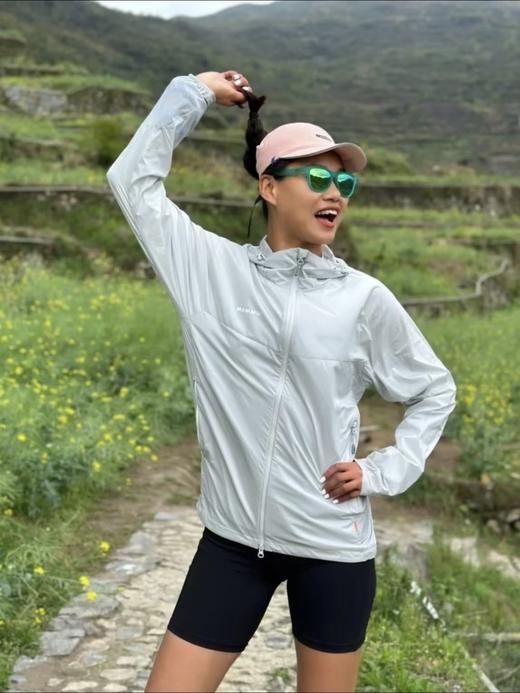 毒家！ 2026款！3色！新品上新~张若昀同款「小冰象」防风休闲连帽软壳外套 商品图5