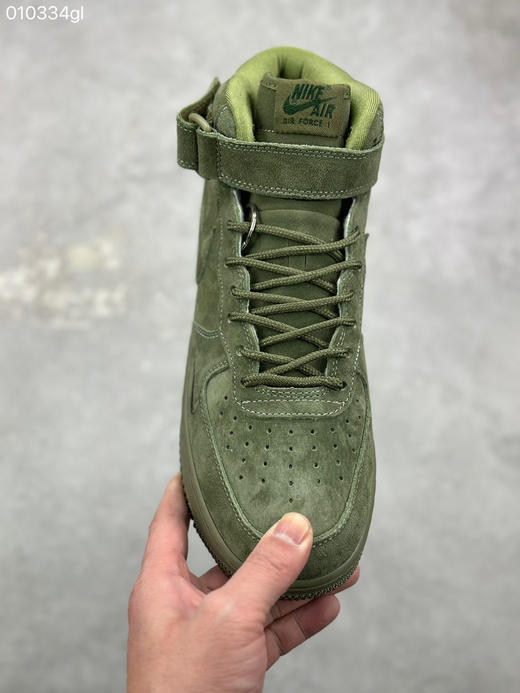 春季特惠💰460 Supreme x Nike Air Force 1 Mid 上体现得淋漓尽致！整鞋采用细腻的翻毛麂皮打造 商品图1