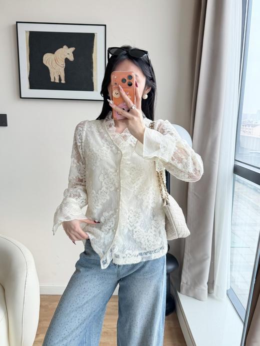 花间影~早春新款法式温柔风钩花水溶蕾丝拼接V领蕾丝衫 商品图7
