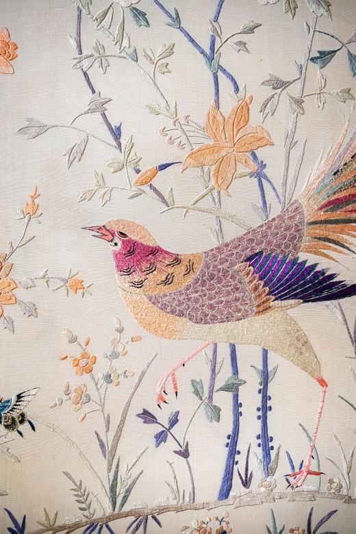 【已售】独角鹿西洋古董20世纪初中国出品传统花鸟主题【锦上添花】粤绣丝绸挂屏 商品图5