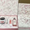 【L'OCCITANE欧舒丹绮梦樱花四件套】 身体乳200ml+香氛沐浴啫喱250ml +护手霜30ml +刮板1个 商品缩略图8
