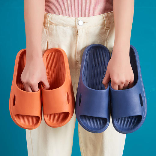 【福利❗️7.9到手🔥柔软轻便拖鞋】轻盈小巧 裸感舒适 柔软减震，夏季男士凉拖鞋居家拖鞋家用女夏季室内防滑静音家用情侣浴室洗澡软底 商品图1