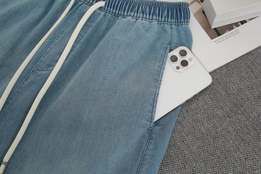 【多妈团购 蓝调微喇超模裤2519】开春穿搭 薄棉牛仔，太软啦~腿型不好的姐妹闭眼拍，修饰腿型太绝了！每一处都干干净净，清清爽爽-连横 商品图3