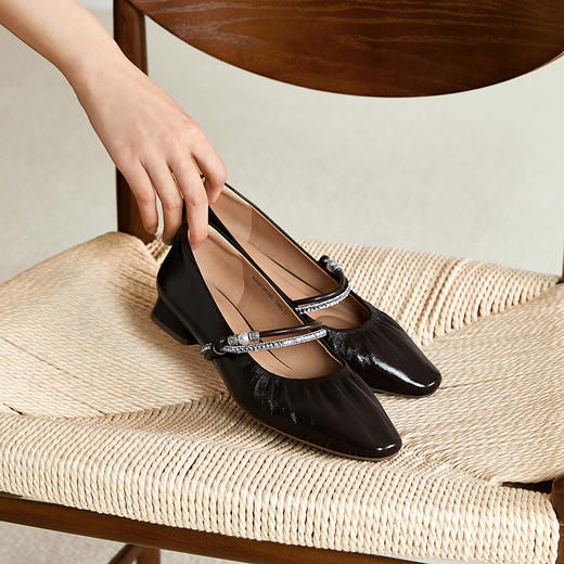 【静音系列】千百度褶皱低跟玛丽珍鞋女2026春季新款羊皮法式单鞋A26187291 商品图4
