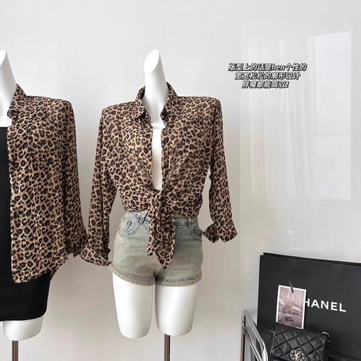 【告别路人感❗️复古豹纹防晒衬衫】：轻薄透气的雪纺材质，触感冰凉丝滑，有效阻隔紫外线，夏日出行无惧骄阳，不挑身材，轻松藏肉显瘦，防晒休闲百搭宽松衬衫上衣女L 商品图1