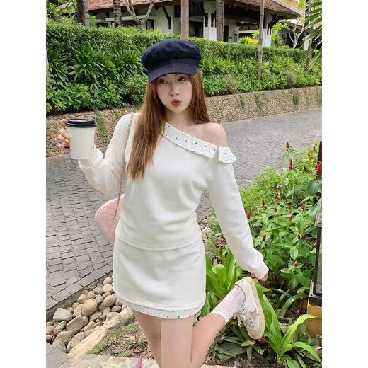 <曾小咸推荐>3.8现货秒杀 ！微信超特价！韩系波点拼接短裙 日常129.99 立减70 秒杀59.99！！ 波点斜肩T 秒杀69.99！！ 商品图0