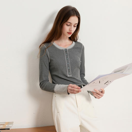 三彩2026春季新款圆领长袖简约T恤套头上衣打底修身短款M 商品图3