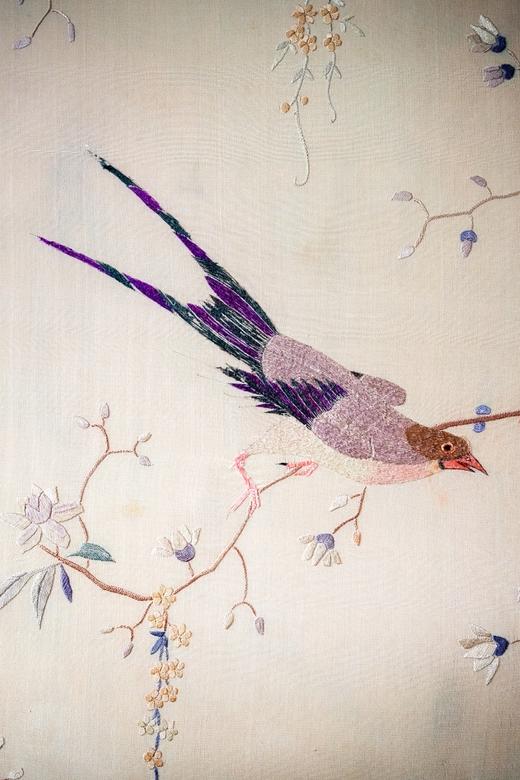 【已售】独角鹿西洋古董20世纪初中国出品传统花鸟主题【锦上添花】粤绣丝绸挂屏 商品图10