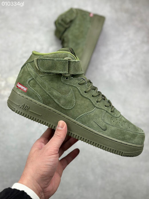 春季特惠💰460 Supreme x Nike Air Force 1 Mid 上体现得淋漓尽致！整鞋采用细腻的翻毛麂皮打造 商品图3