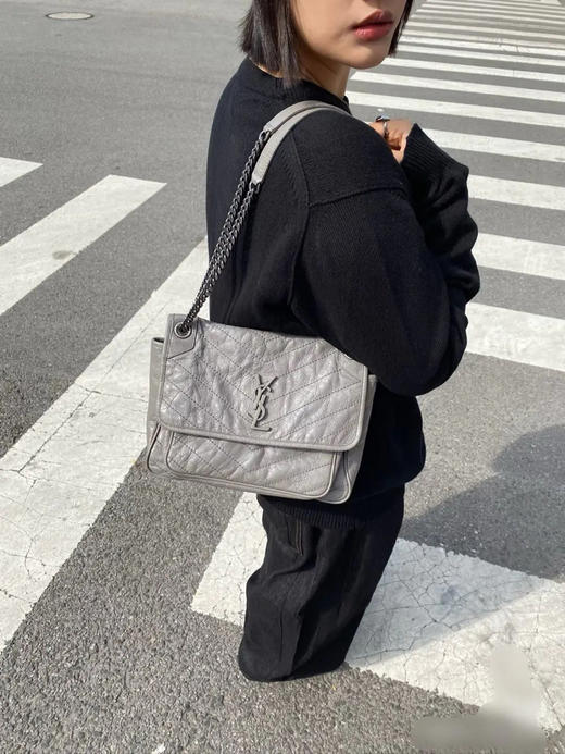 YSL niki 大象灰 中号 油蜡牛皮 v纹  斜挎包 商品图2