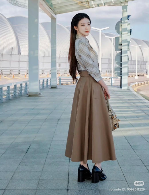 33-6 独家圆正 BBR高智感 半身长裙 嘎巴甸棉质 皮带扣风衣面料 商品图8