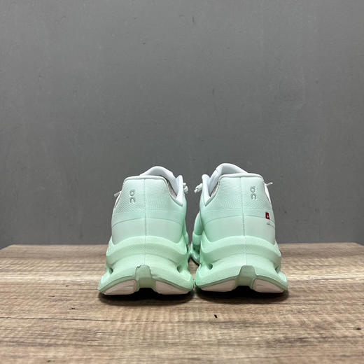 春季特惠💰320 On 昂跑 Cloudtilt 圆头系带 减震耐磨 低帮 生活休闲鞋 商品图1