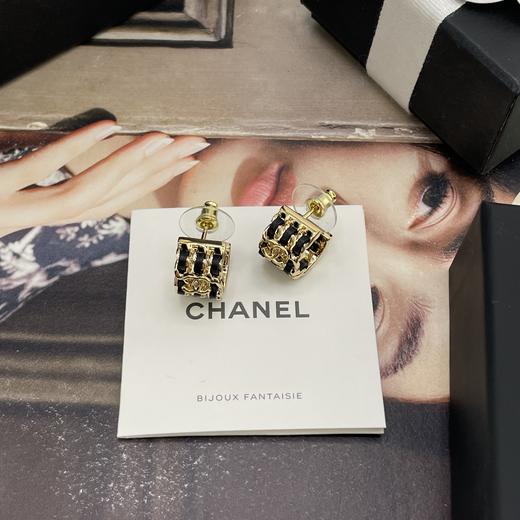 香奈儿 三层穿皮链小圈耳钉（XTY） 商品图10