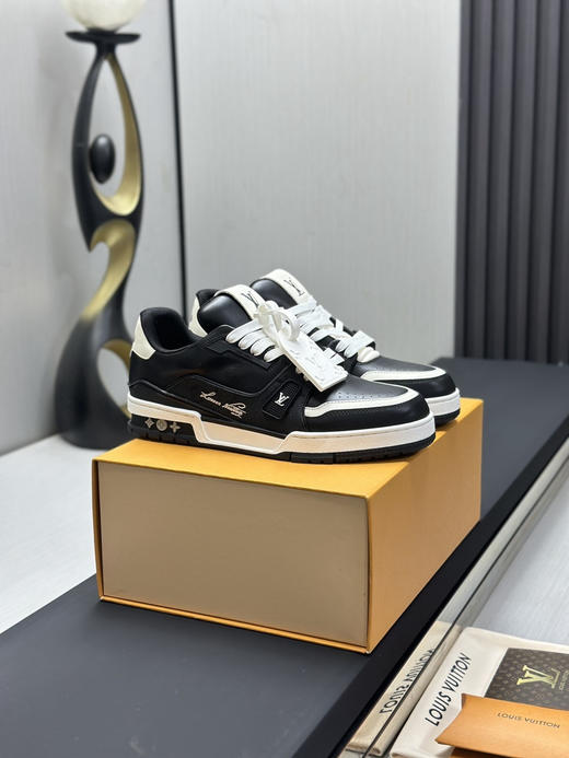 春季特惠💰650 LV 公司级 # 驴牌 Trainer 低帮休闲板鞋 商品图1