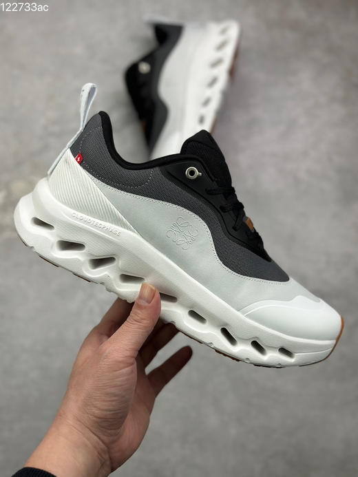 春季特惠💰330 Loewe x ON 罗意威昂跑联名 Cloudtilt 2.0 系列 高品质出货 商品图3