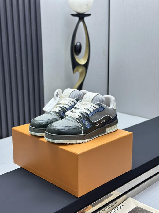 春季特惠💰650 LV 公司级 # 驴牌 Trainer 低帮休闲板鞋 商品图0