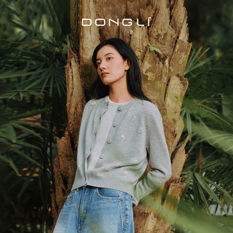 东黎 • 万物复苏 晨光花园 小山羊绒 女士春季圆领绣花开衫 6031