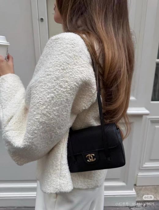 F030409新款Jennin同款腋下包圆筒包山茶花鱼子酱扣盖方包 商品图10