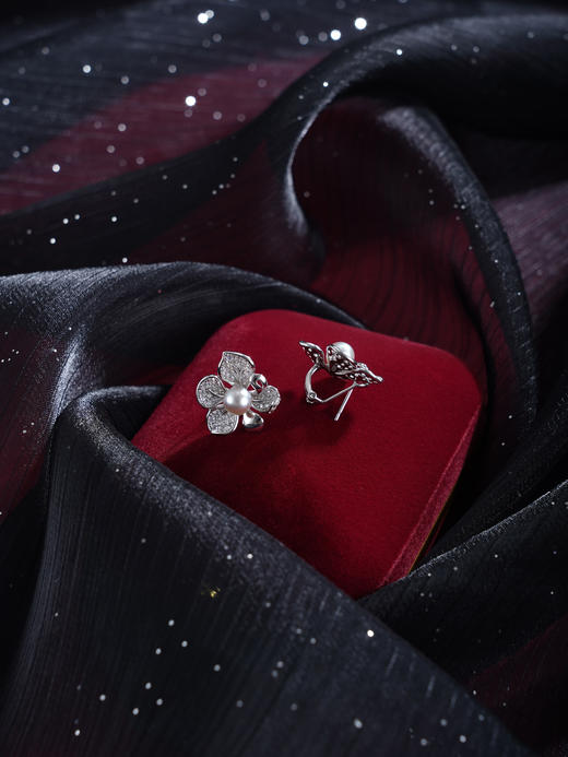 子佩集【朝露花开】银S925珍珠惜王妃耳钉【QJED012】五瓣花朵2602 商品图4