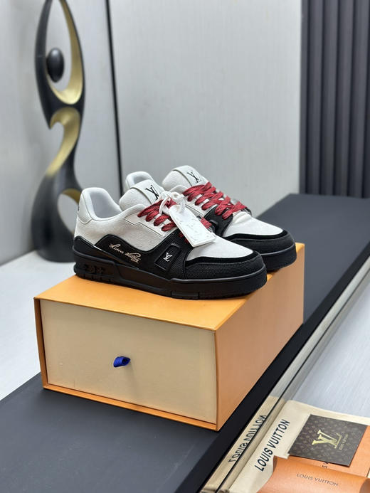 春季特惠💰650 LV 公司级 # 驴牌 Trainer 低帮休闲板鞋 商品图1