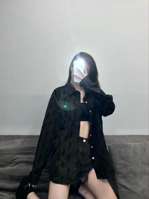 F030421新款植绒满印字母印花颜值超高的显瘦气质衬衫男女同款 商品图0