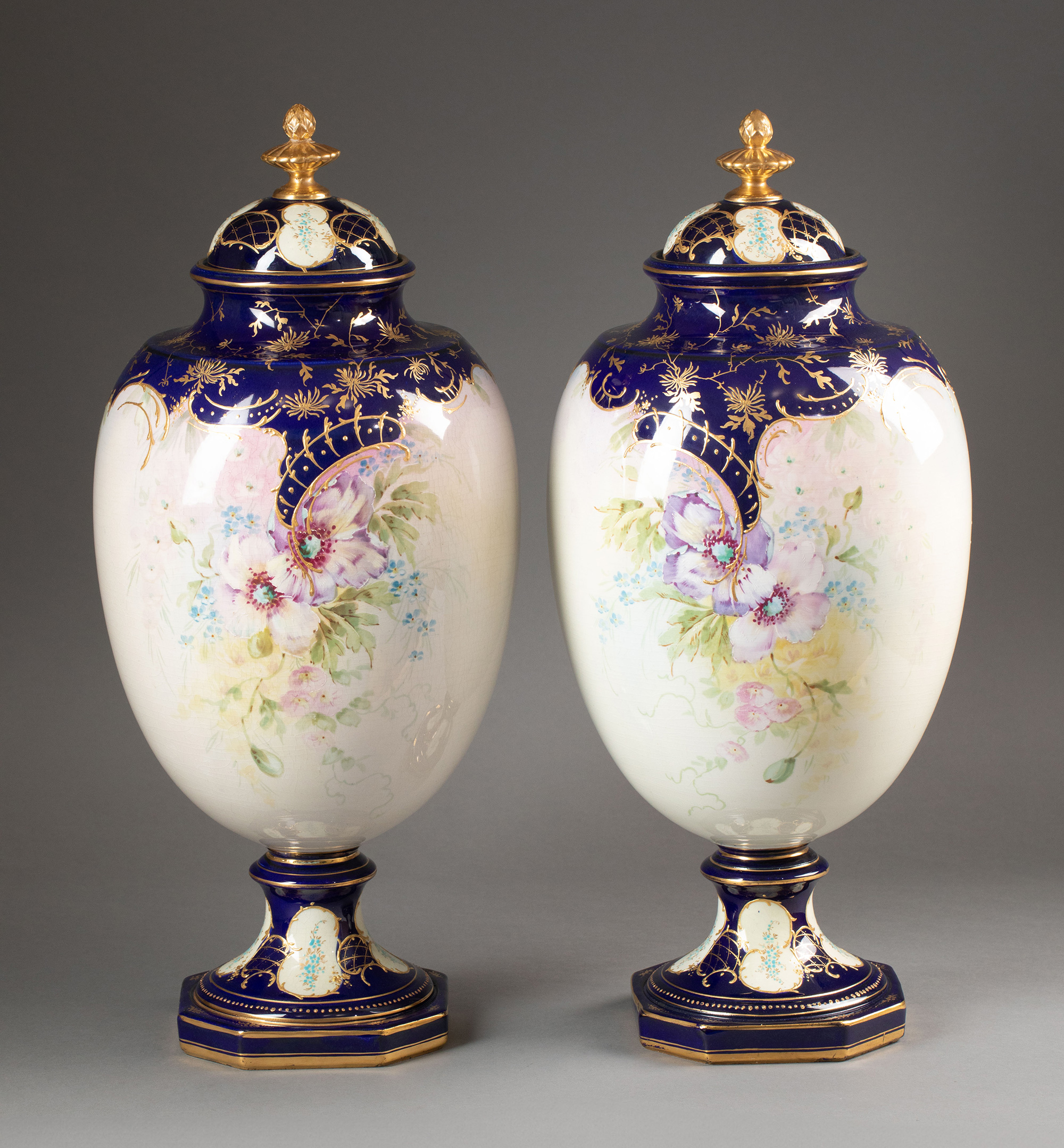 独角鹿西洋古董20世纪初德国Royal Bonn工坊出品瓷手绘花卉主题新艺术风格盖瓶一对