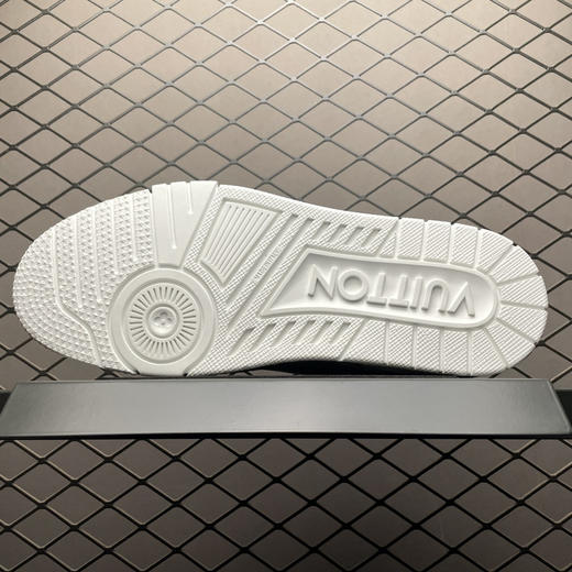 春季特惠💰720 LV Nigo x 驴家 Trainer 联名款 低帮休闲板鞋 商品图4