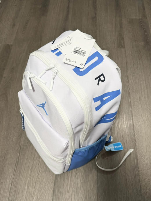 原单正品白蓝色乔丹Jordan 经典LOGO AJ书包通勤包 双肩包 大号，男女同款情侣款 商品图4
