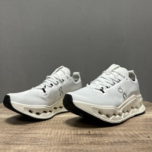 春季特惠💰340 On 昂跑 Cloudsurfer Max 舒适柔软减震透气轻便跑步鞋 商品图5