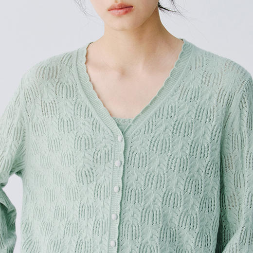 东黎 • 万物复苏 珍珠吊兰 山羊绒女士挑孔时尚开衫 6042 商品图8