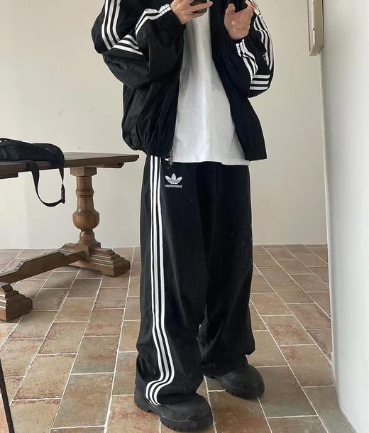 F030425舒适百搭日常通勤尼龙抽绳收腰设计绣花双插带运动长裤 商品图6